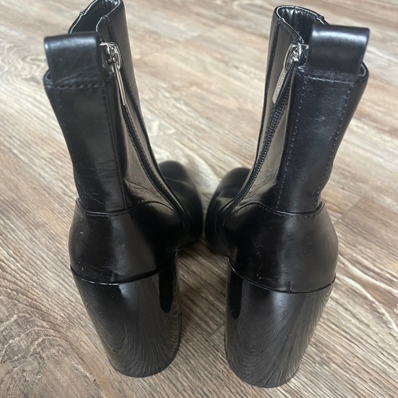Vince Camuto Black Leather Block Heel Ankle Booties Pointed Toe Size 6.5 - Picture 5 of 10
